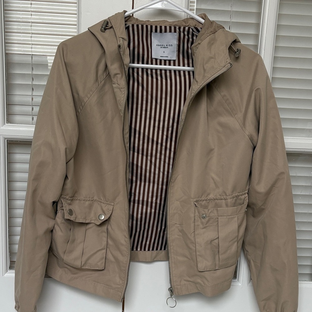 Women’s Tan Windbreaker Jacket